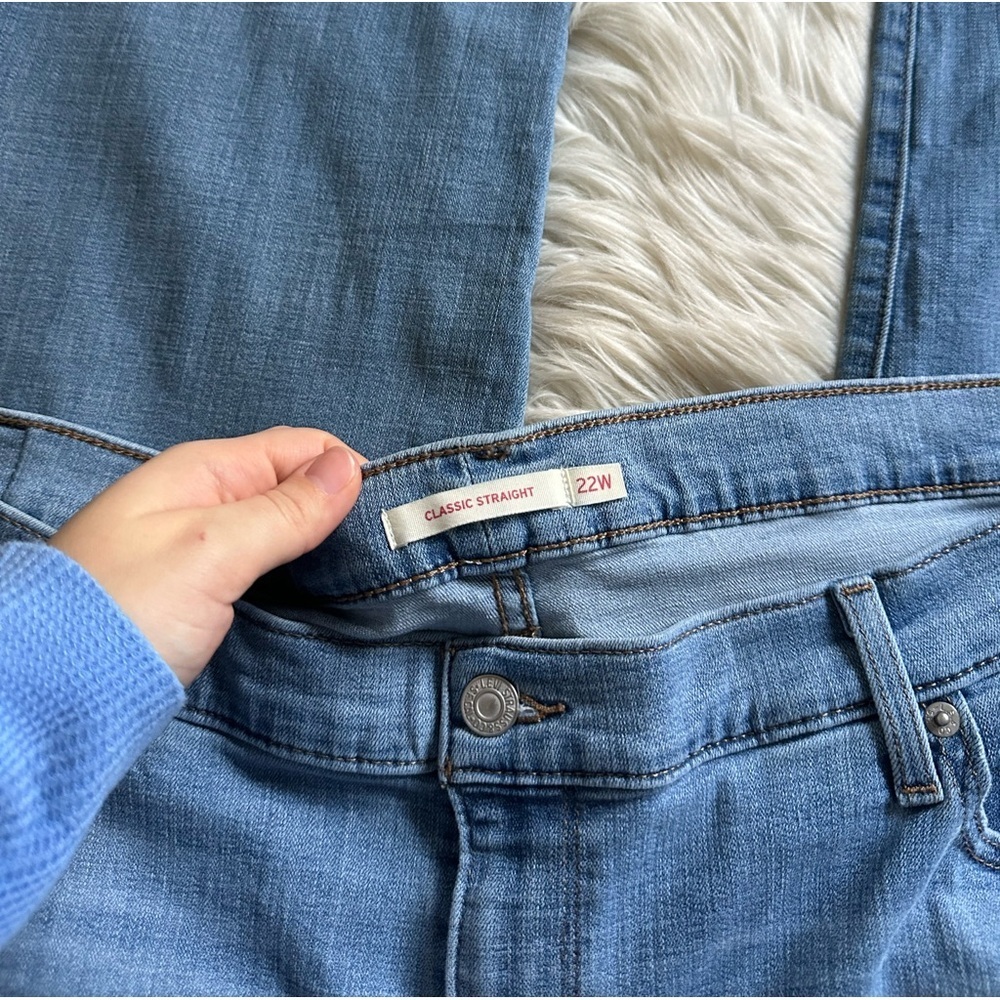 LEVI’S Classic Straight Jean In Medium Wash - Picture 3 of 4
